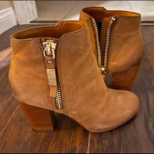 Aldo Size 7 Suede Booties With a Chunky 3inch Heel